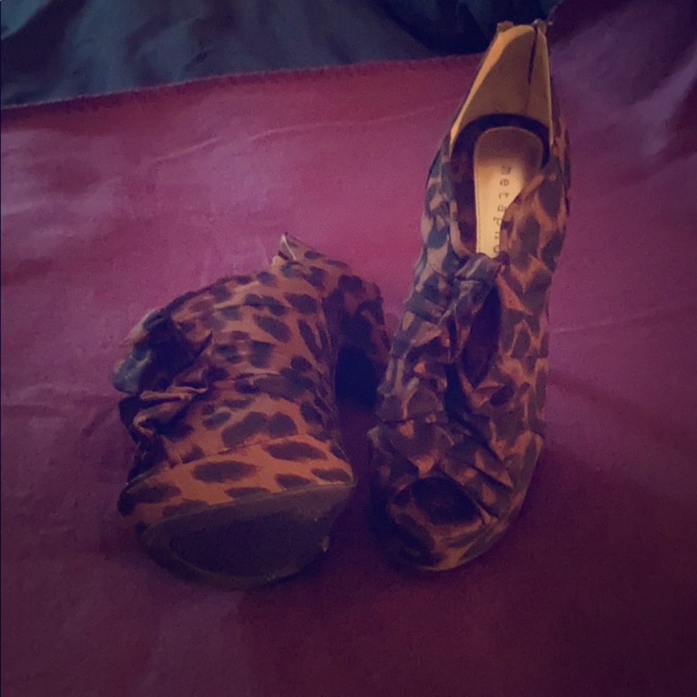Shoe booties